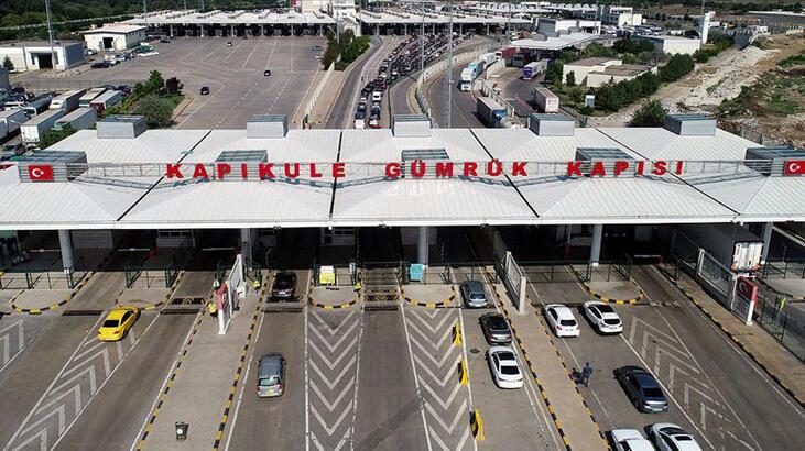 Kapıkule'den 400 bin gurbetçi Türkiye'ye geldi