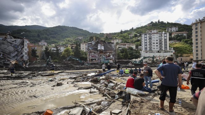 Karadeniz'deki sel felaketinde can kaybı 78'e yükseldi