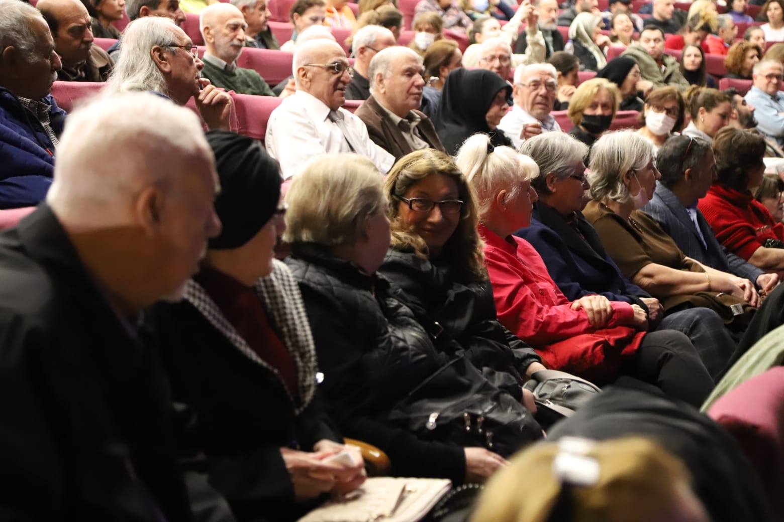 Kartal Belediyesi’nden Yaşlılara Saygı Haftası’nda tiyatro etkinliği