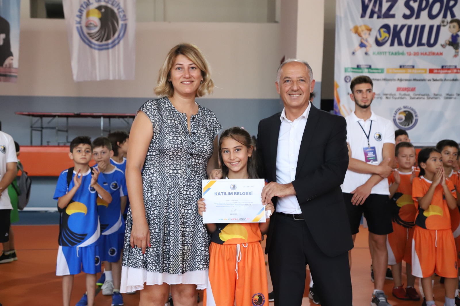 Kartal Belediyesi ücretsiz yaz spor okulu yılın ilk mezunlarını verdi