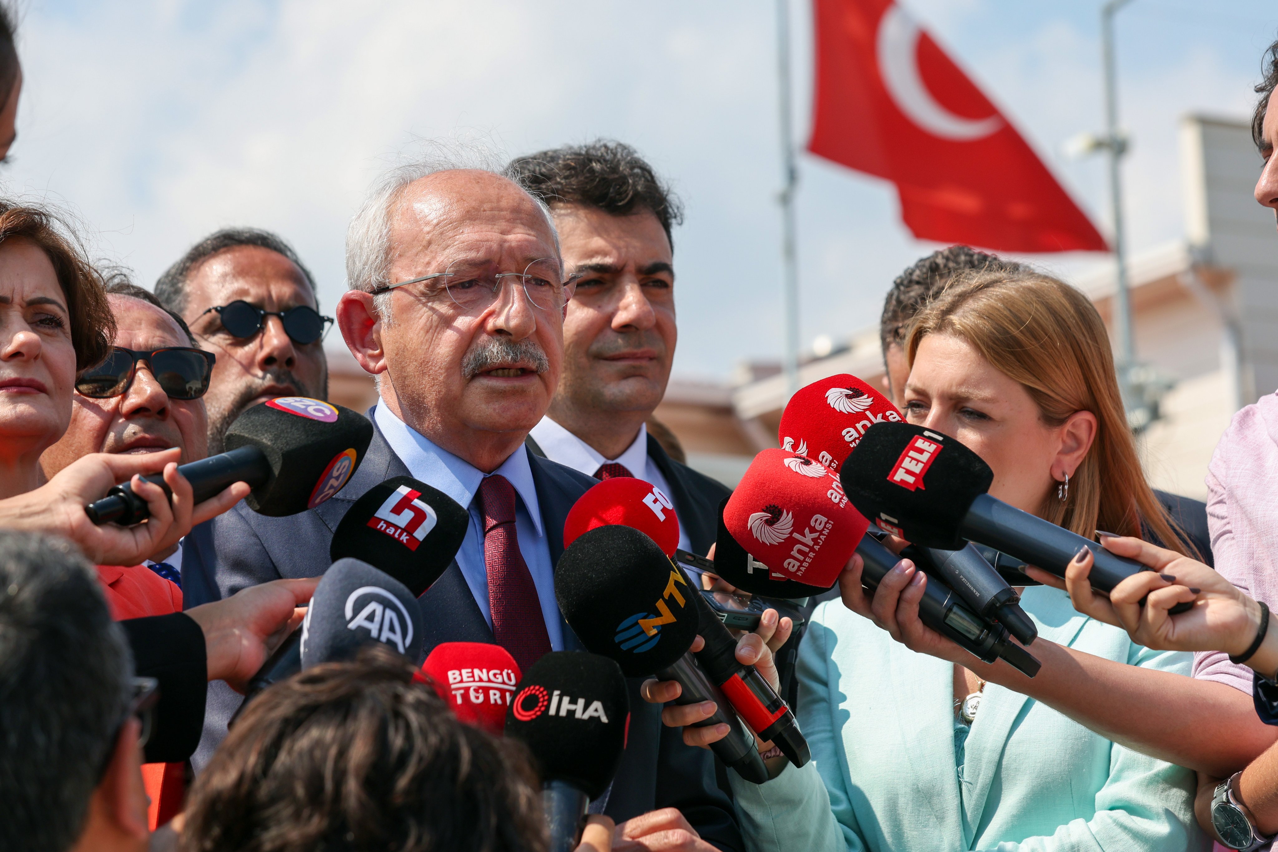 Kemal Kılıçdaroğlu, Can Atalay'ı ziyaret etti: Allah aşkına bu nasıl bir yargıdır?