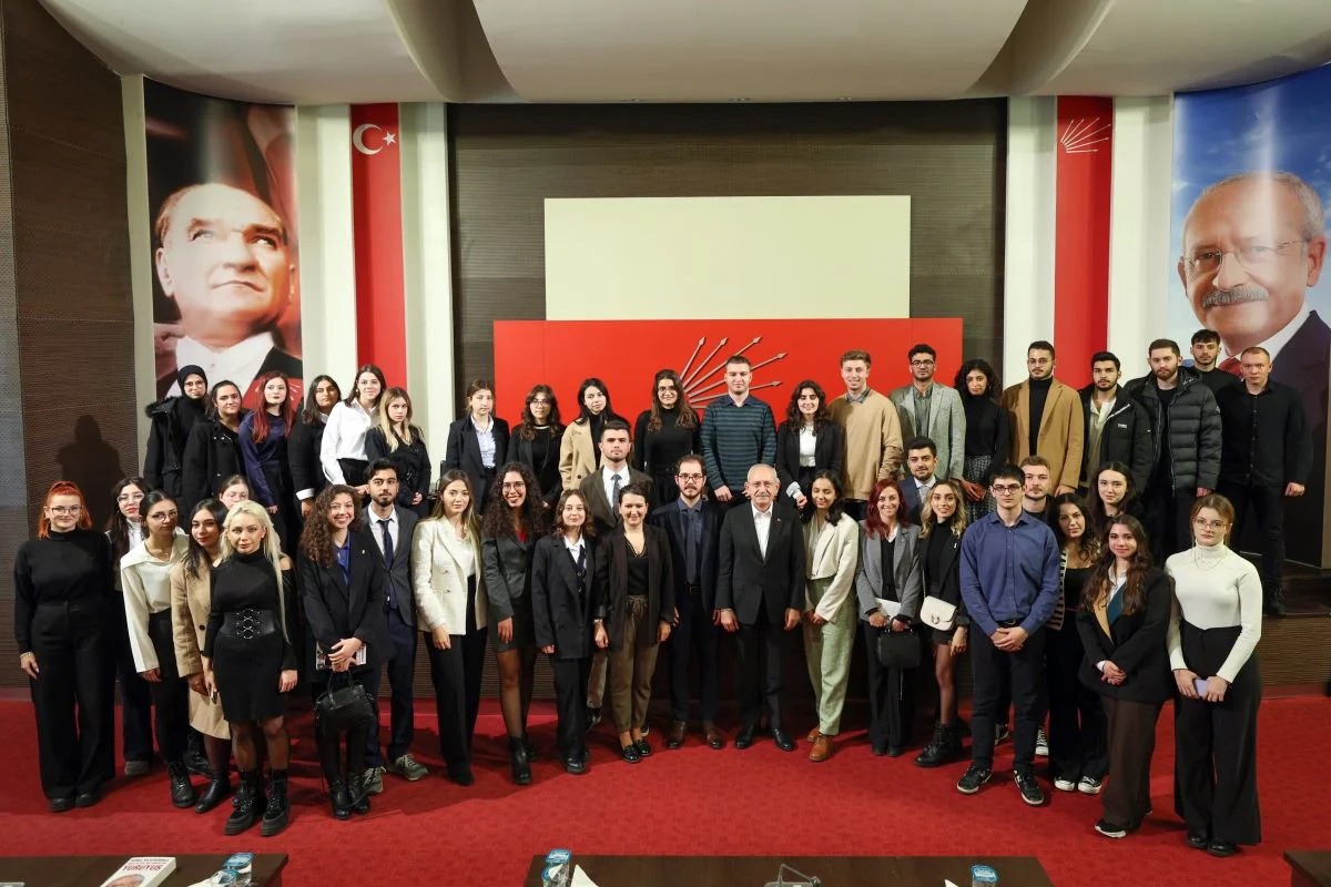 Kemal Kılıçdaroğlu'ndan gençlere çağrı: Sizden tek bir isteğim var