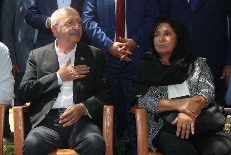 Kılıçdaroğlu ailesinden Baykal ailesine taziye ziyareti