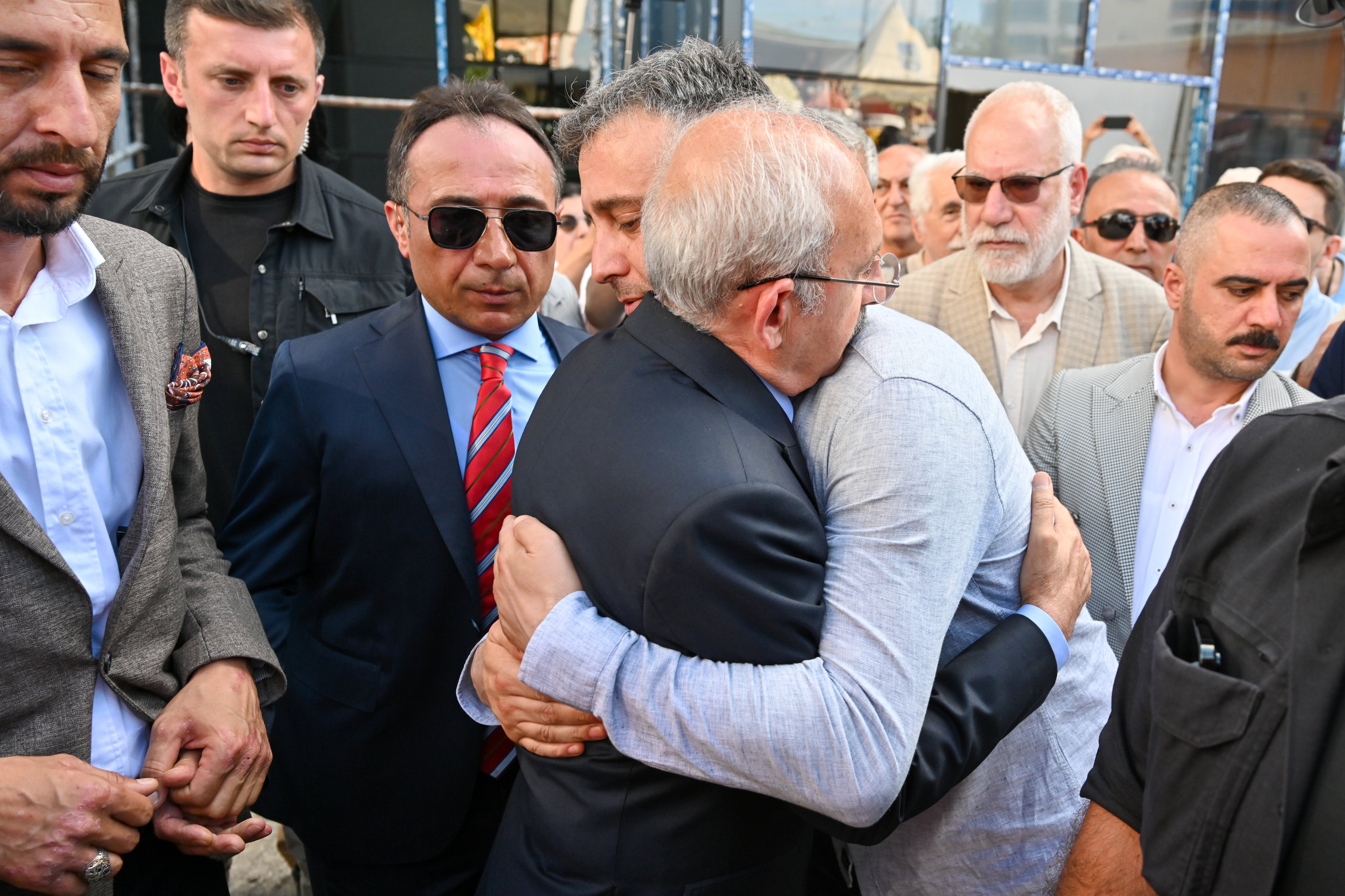 Kılıçdaroğlu, dayısının cenazesine katıldı