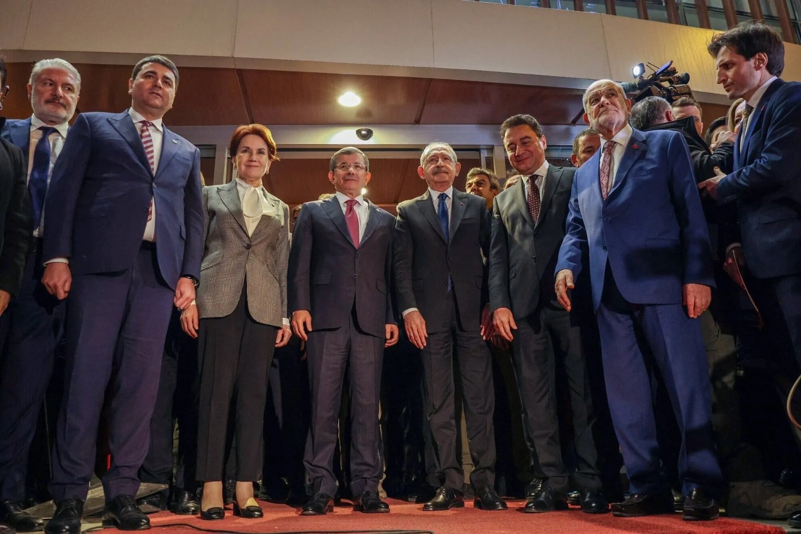 Kılıçdaroğlu, ittifaktaki parti liderlerini aradı: Meclis'e giren misafirlerimiz partilerine dönebilir, teşekkür ederiz
