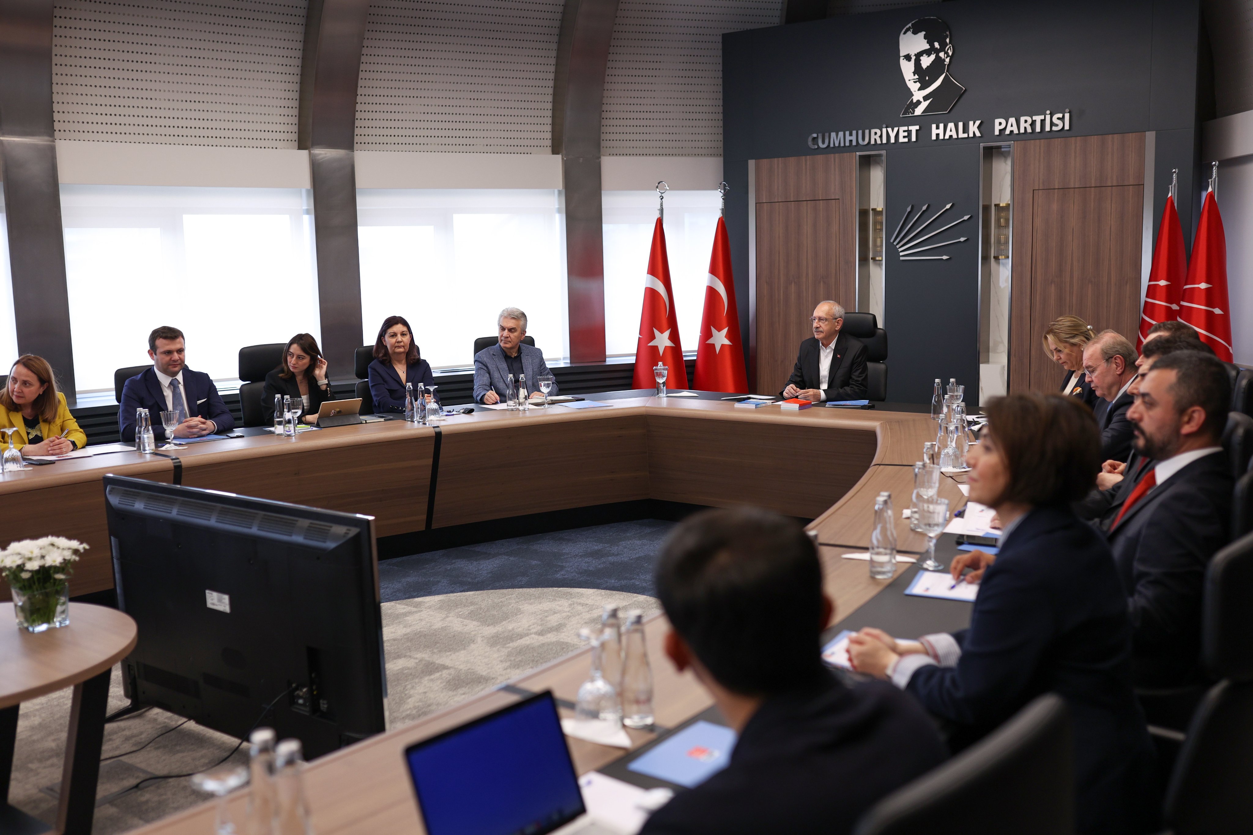 Kılıçdaroğlu'ndan yeni MYK üyelerine: Fil dişi kulelerde kalmayacağız