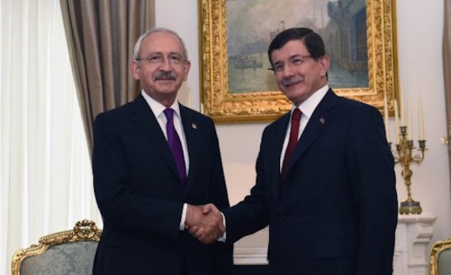 Kılıçdaroğlu ve Davutoğlu açıklamalarda bulunuyor