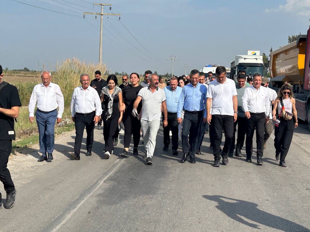 Komünist Başkan ve Özgür Özel, TİP Lideri Erkan Baş'ın 'Özgürlük Yürüyüşü'ne katıldı