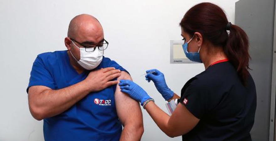 Koronavirüs aşı denemeleri Ankara Şehir Hastanesi'nde başladı