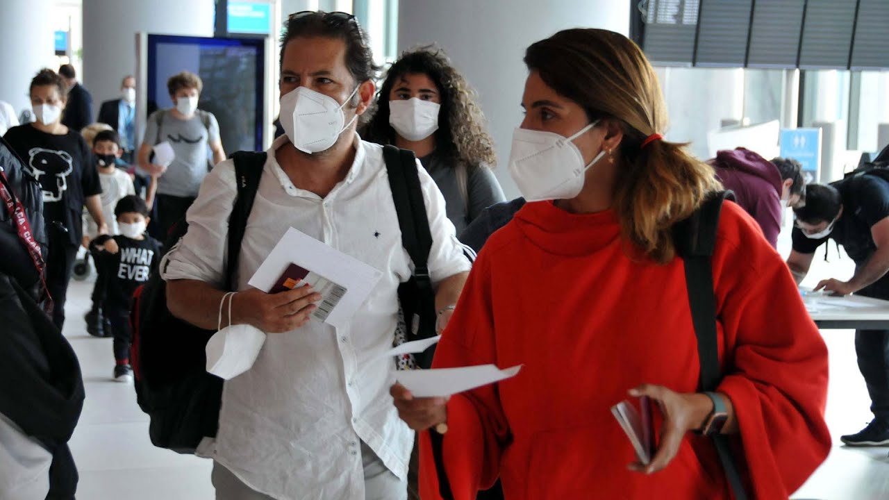 Los Angeles'te bulunan 332 Türk vatandaşı tahliye uçağıyla İstanbul'da