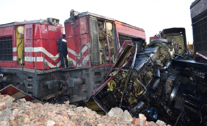 Malatya'da iki yük treni çarpıştı ölü ve yaralılar var