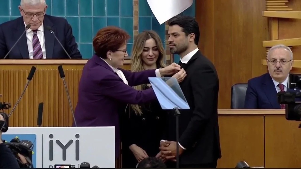 Meral Akşener, Gökhan Zan ve Ünal Karaman'a İYİ Parti rozeti taktı