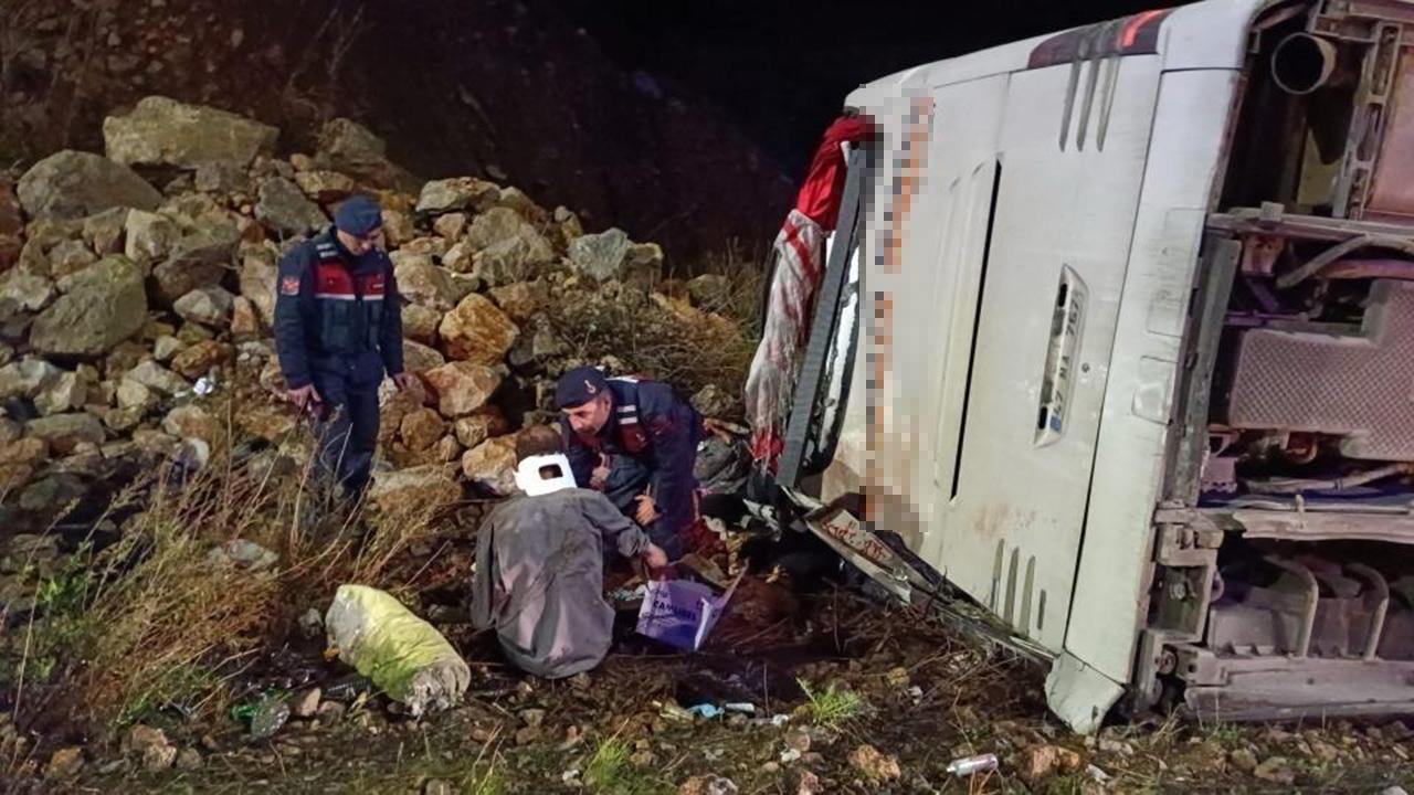 Mersin'de yolcu otobüsü devrildi: 9 kişi hayatını kaybetti, 30 yaralı var