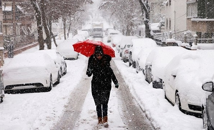 Meteoroloji'den İstanbul için uyarı: Kar kalınlığı 20-40 cm arasında olacak