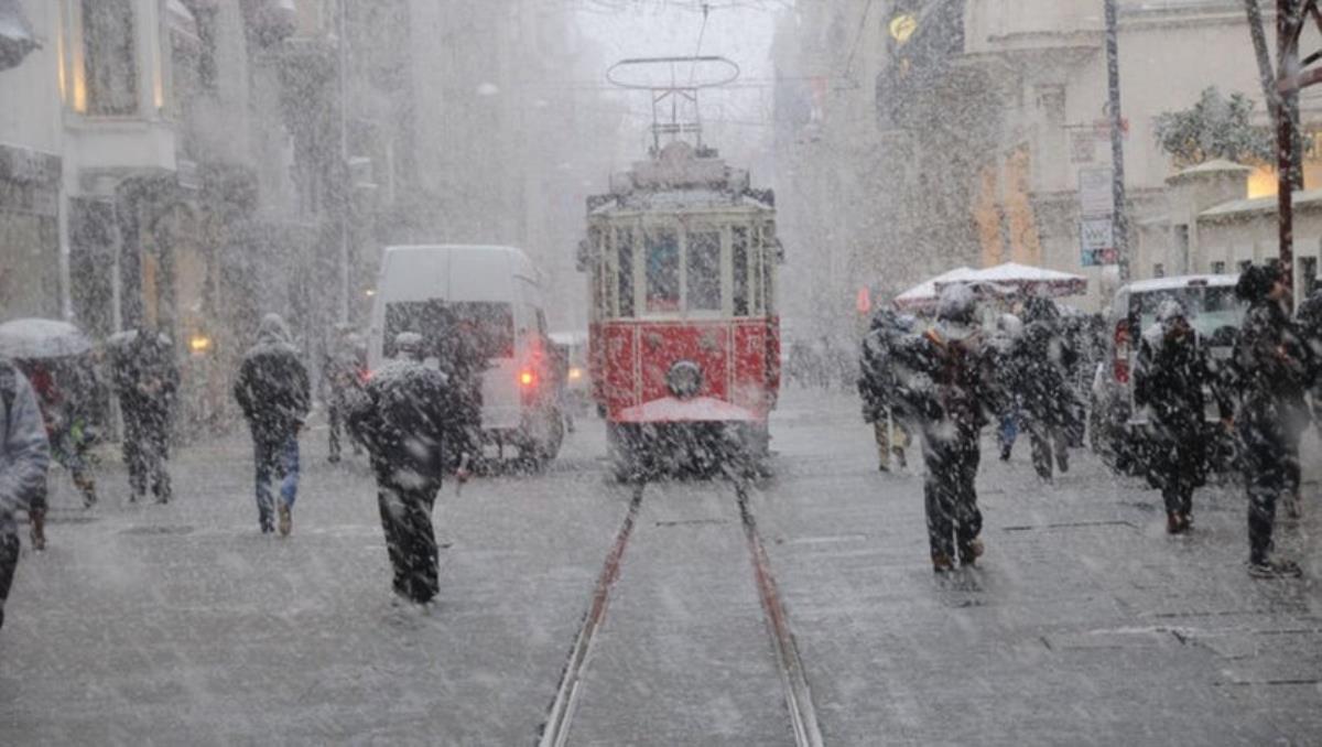 Meteoroloji uzmanı açıkladı: İstanbul'a ne zaman kar yağacak?