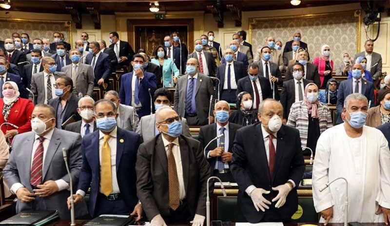 Mısır parlamentosu Libya’ya asker tezkeresini onayladı