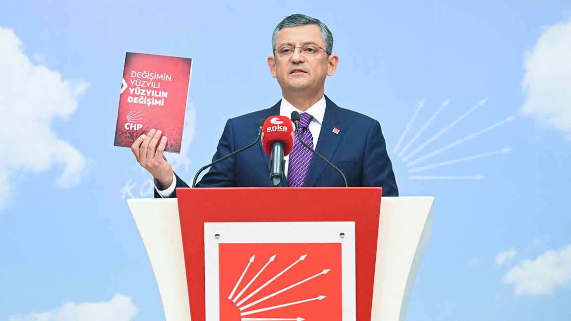 Özgür Özel, CHP Genel Başkanı adayı olduğunu açıkladı