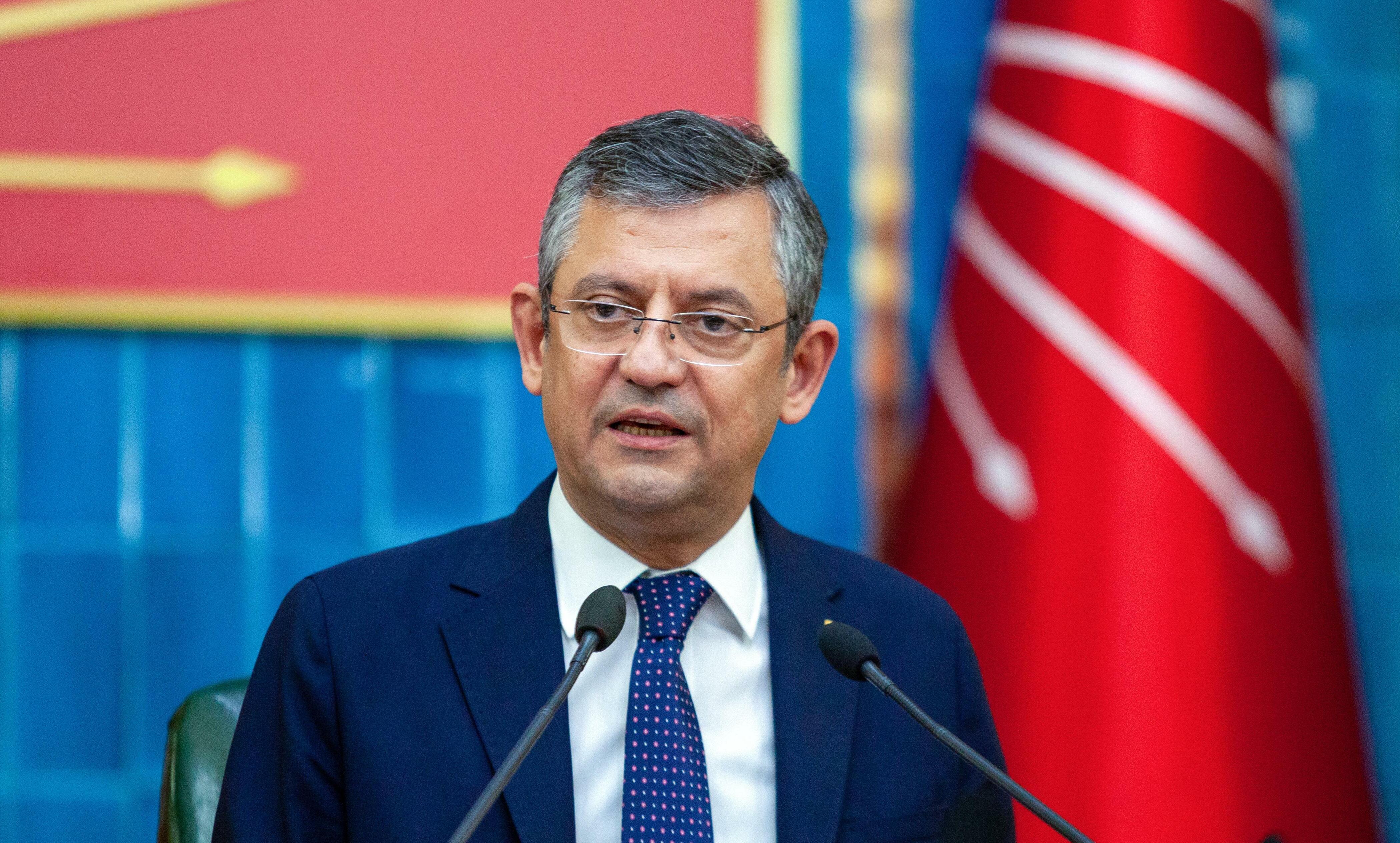 Özgür Özel'in CHP Genel Başkanı olarak ilk 10 Kasım mesajı