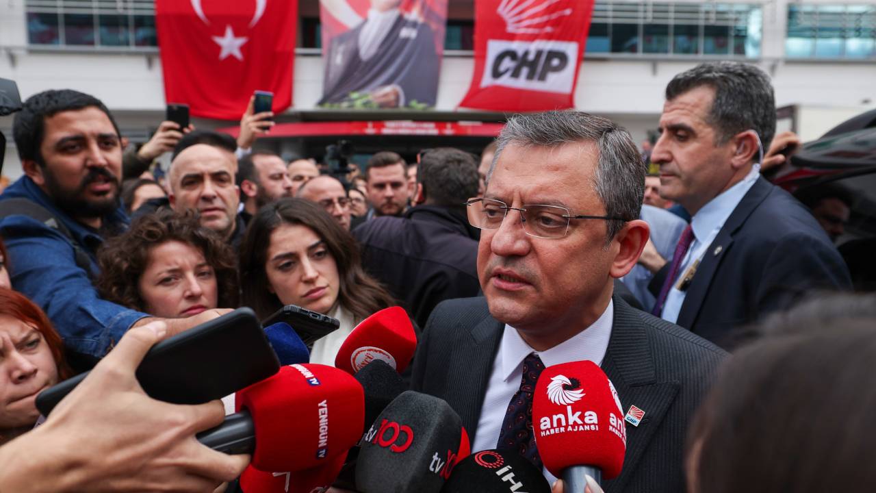 Özgür Özel, İzmir'deki adayların neden değiştiğin açıkladı