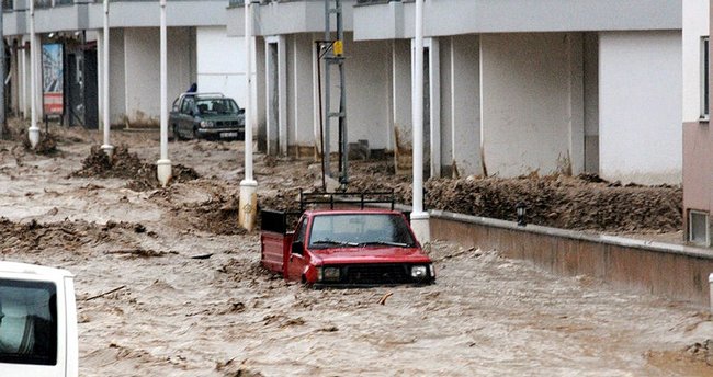 Rize'deki sel felaketinde can kaybı 2'ye yükseldi