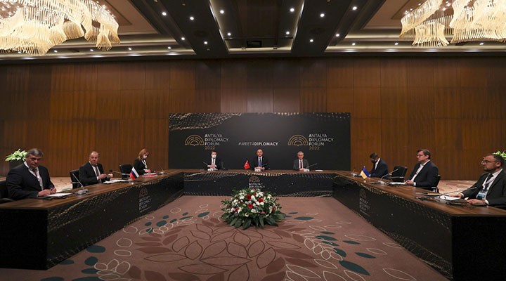 Rusya ve Ukrayna'dan Antalya zirvesi: Lavrov ve Kuleba bir araya geldi
