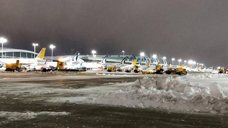 Sabiha Gökçen Havalimanı'na inemeyen uçaklar Antalya'ya yönlendirildi