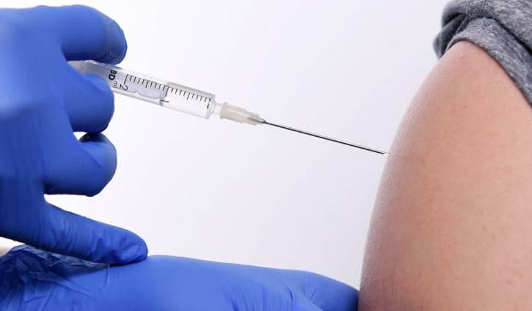 Sağlık Bakanlığı'ndan koronavirüs atlatanlar için aşı kararı