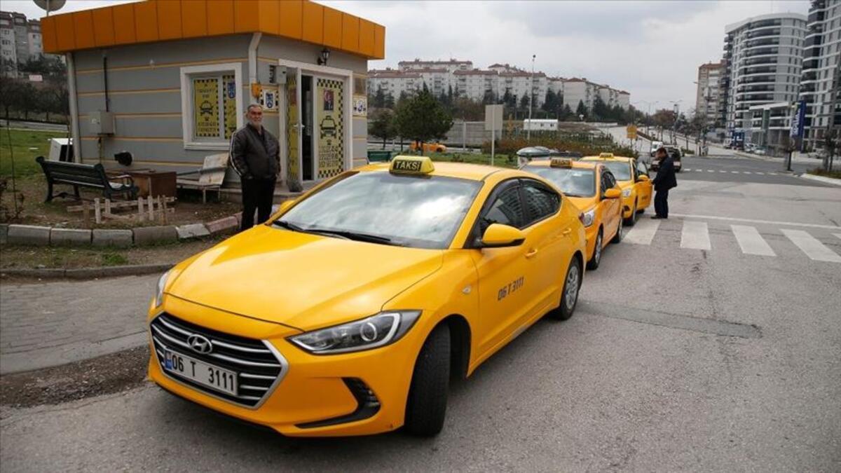 Süleyman Soylu duyurdu: Taksicilerle ilgili 'yabancı yolcu' kararı