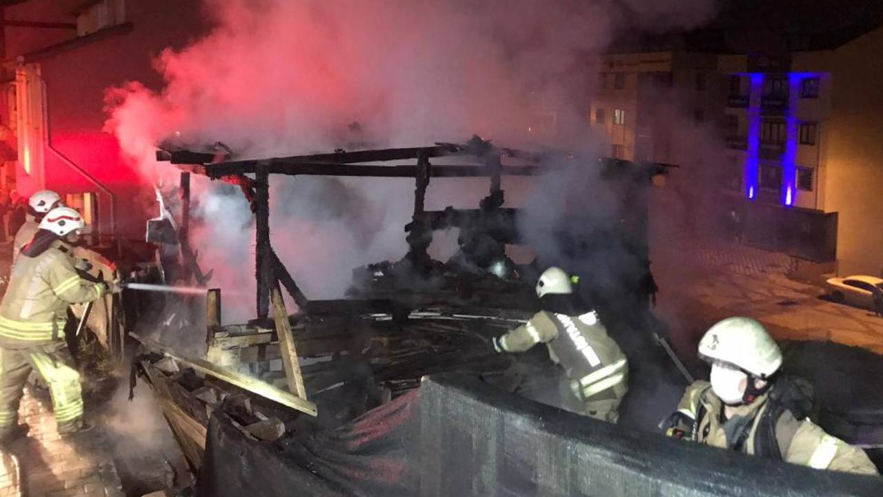 Sultanbeyli'de 3 işçi baraka yangınında öldü