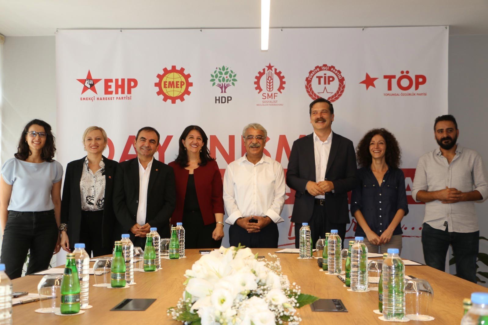 TİP ve EMEP, HDP'nin kararına rağmen 'ortak aday' dedi