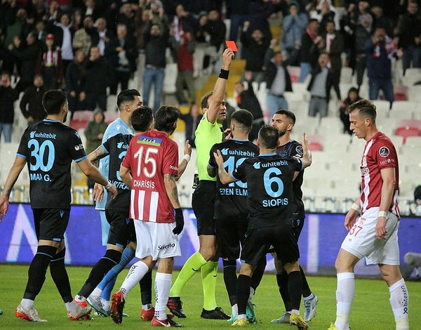 Trabzonspor'a yeni hocasıyla ilk maçında fark yedi