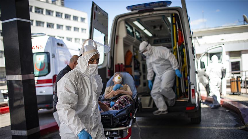 Türkiye'de son 24 saatte koronavirüsten 194 kişi hayatını kaybetti