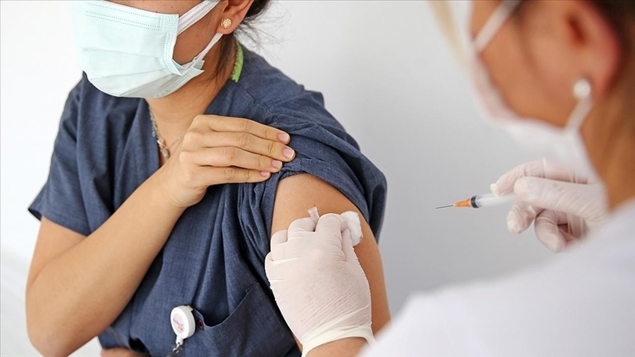 Türkiye'de yapılan aşı 100 milyon dozu aştı